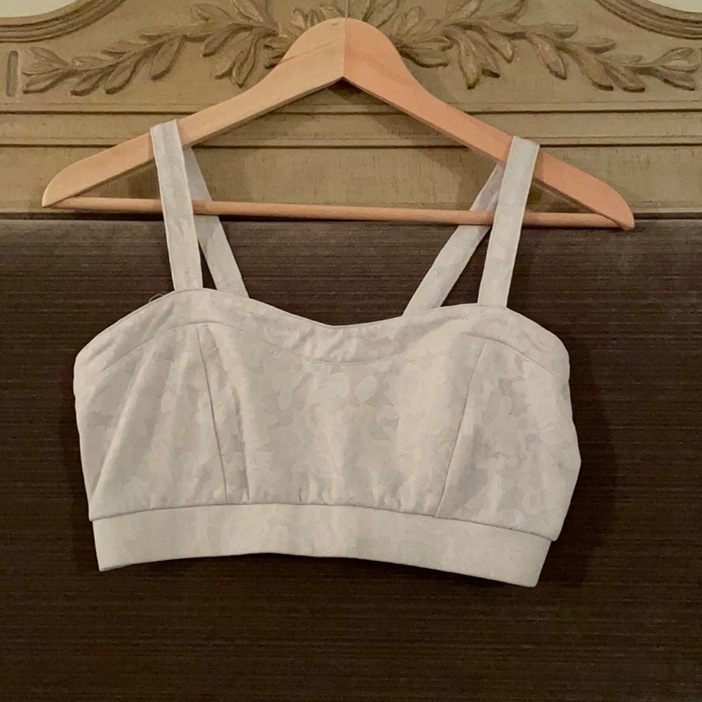 Cute crop top !